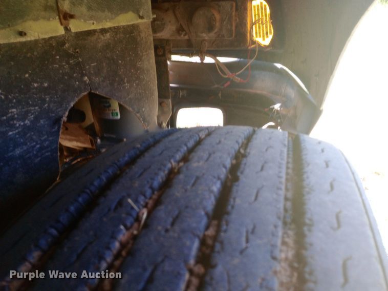 image for item DP1272 1989 Kenworth T660 semi truck