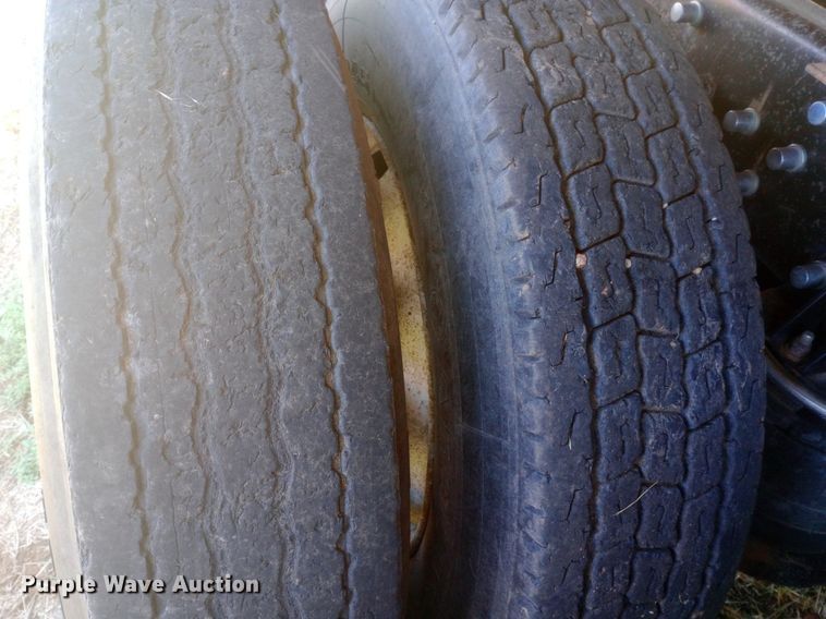 image for item DP1272 1989 Kenworth T660 semi truck