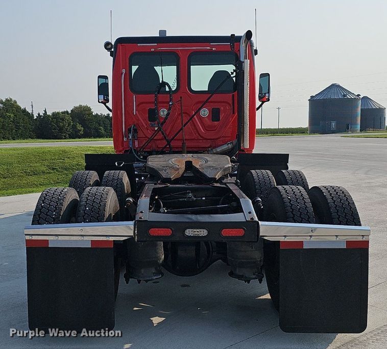 image for item DP6594 2012 Freightliner Cascadia semi truck