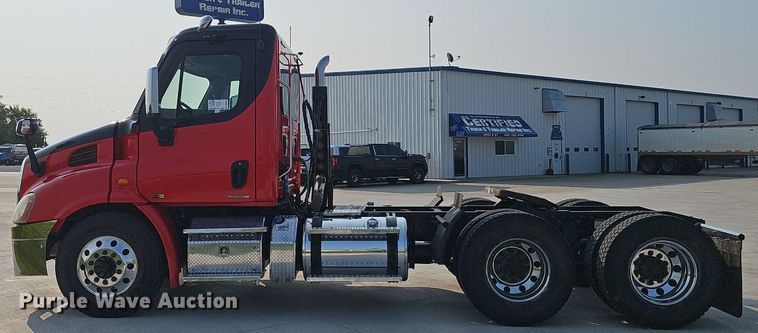 image for item DP6594 2012 Freightliner Cascadia semi truck