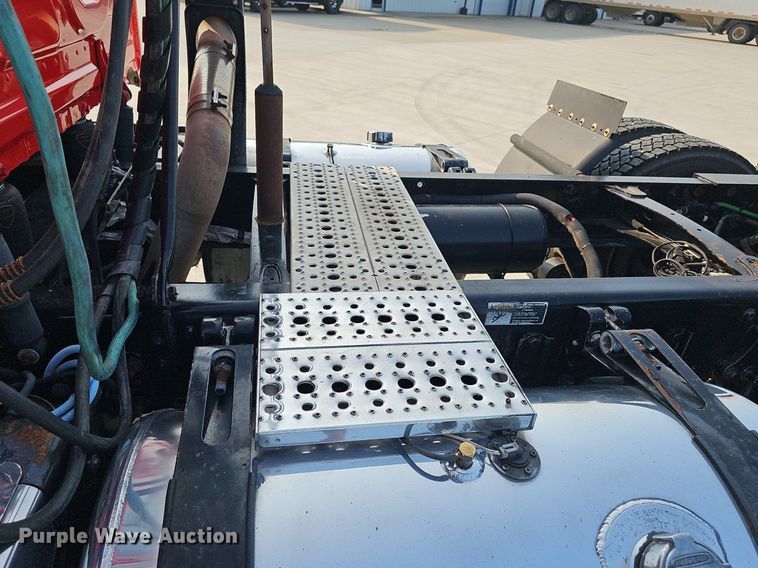 image for item DP6594 2012 Freightliner Cascadia semi truck