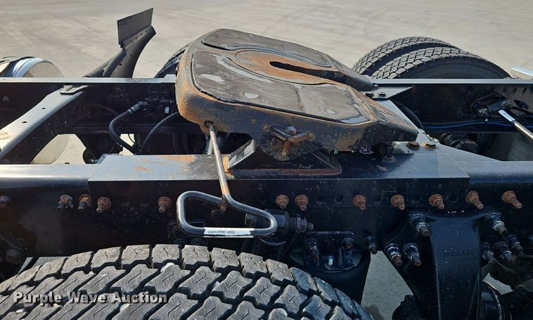 image for item DP6594 2012 Freightliner Cascadia semi truck