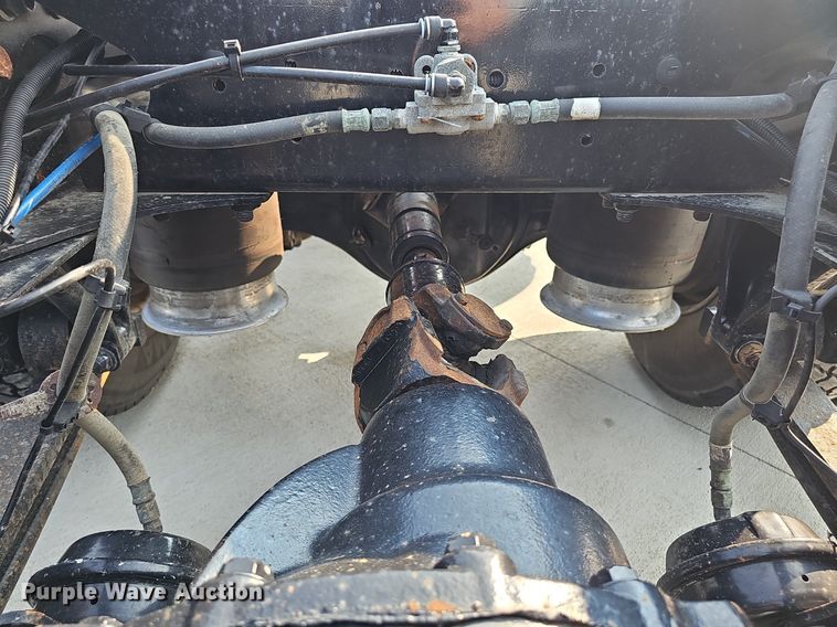 image for item DP6594 2012 Freightliner Cascadia semi truck