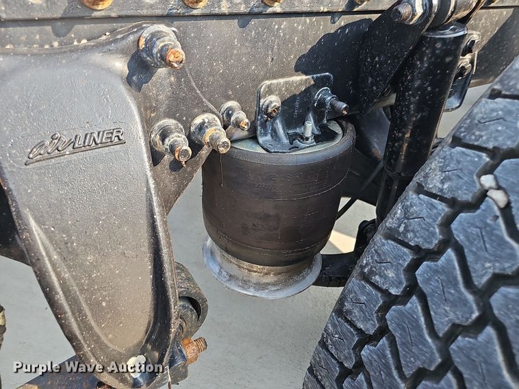 image for item DP6594 2012 Freightliner Cascadia semi truck