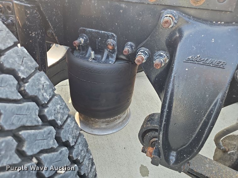 image for item DP6594 2012 Freightliner Cascadia semi truck