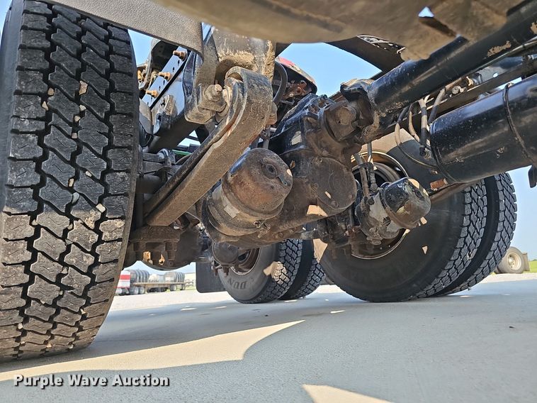 image for item DP6594 2012 Freightliner Cascadia semi truck