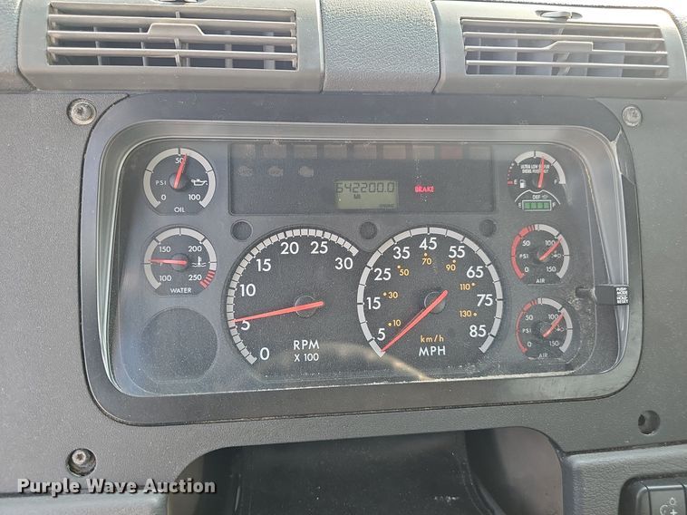 image for item DP6594 2012 Freightliner Cascadia semi truck