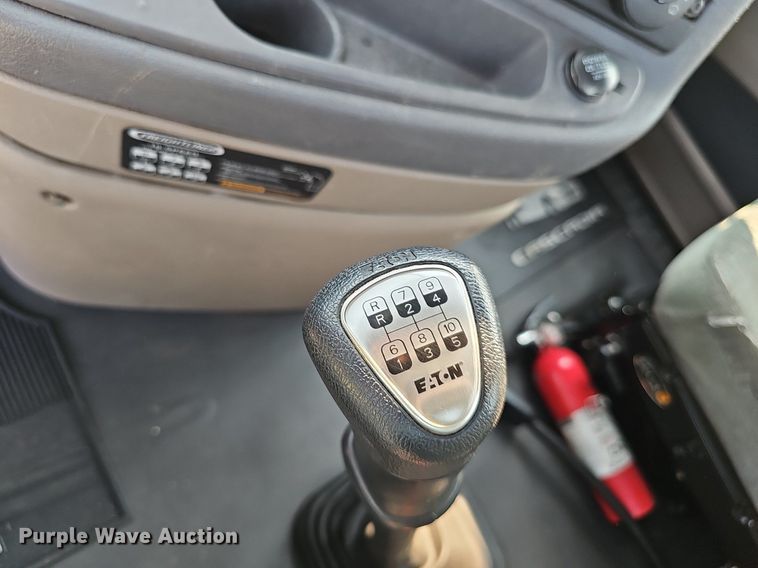 image for item DP6594 2012 Freightliner Cascadia semi truck