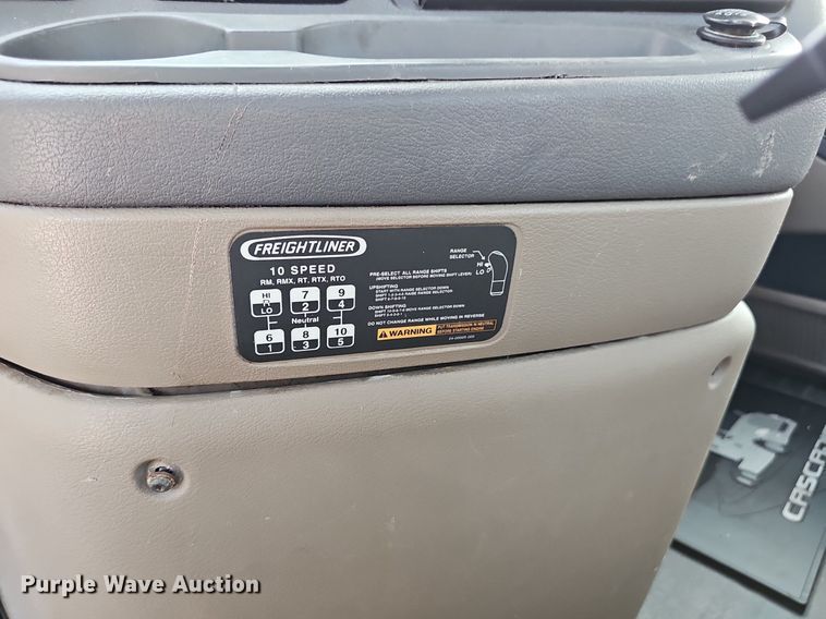 image for item DP6594 2012 Freightliner Cascadia semi truck