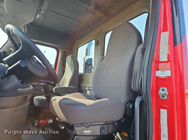 image for item DP6594 2012 Freightliner Cascadia semi truck