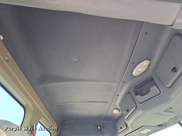 image for item DP6594 2012 Freightliner Cascadia semi truck