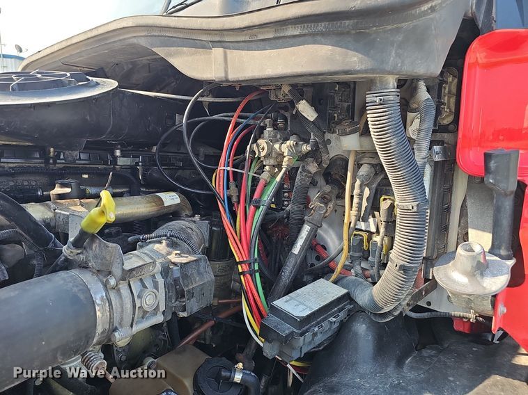 image for item DP6594 2012 Freightliner Cascadia semi truck