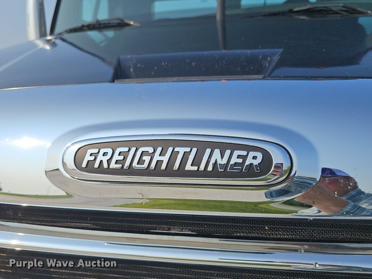 image for item DP6594 2012 Freightliner Cascadia semi truck