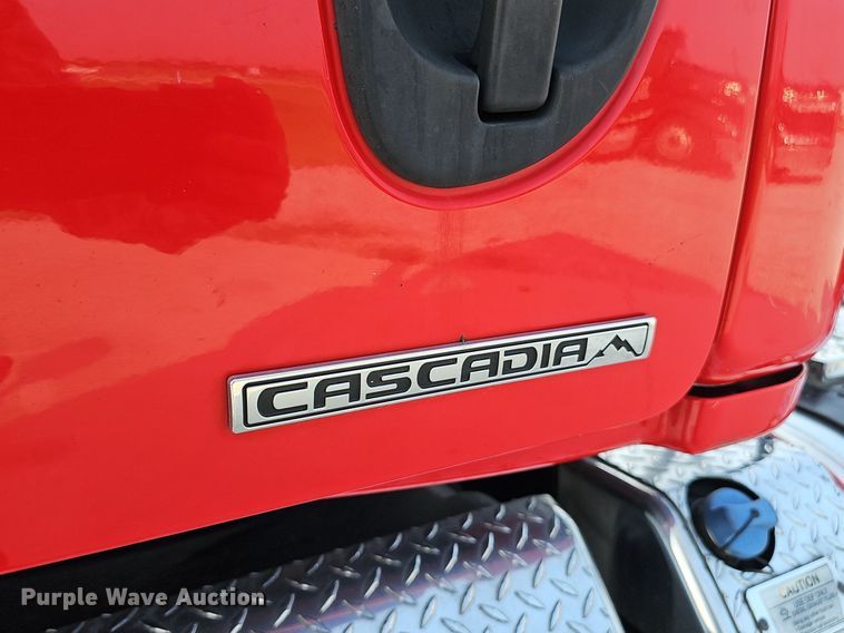 image for item DP6594 2012 Freightliner Cascadia semi truck