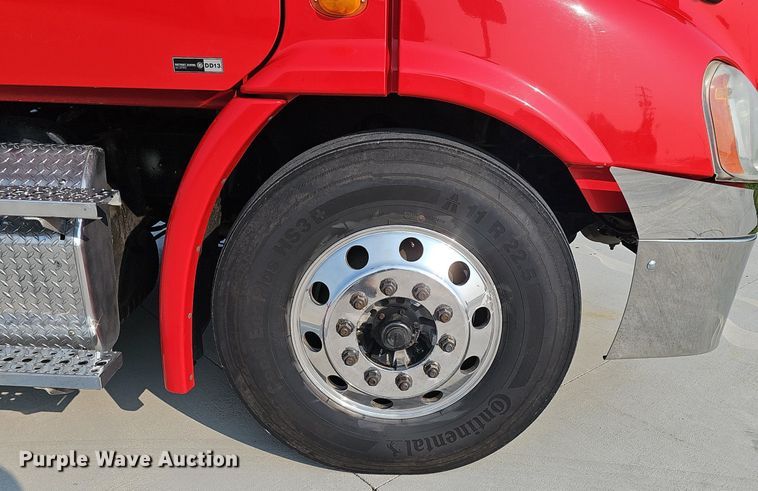 image for item DP6594 2012 Freightliner Cascadia semi truck