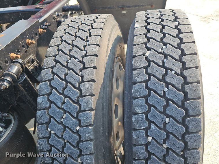 image for item DP6594 2012 Freightliner Cascadia semi truck