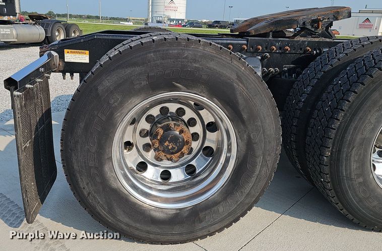 image for item DP6594 2012 Freightliner Cascadia semi truck