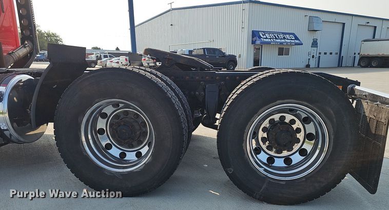 image for item DP6594 2012 Freightliner Cascadia semi truck