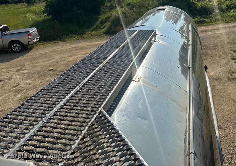 image for item DP8424 1987 Bar-Bel  tank trailer