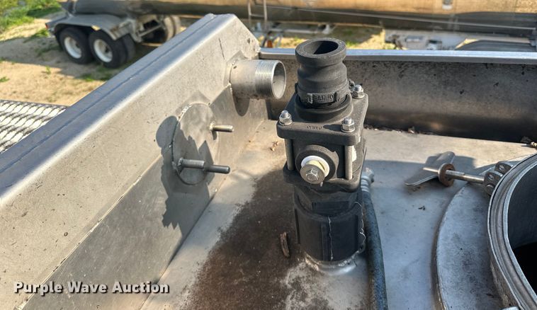 image for item DP8424 1987 Bar-Bel  tank trailer