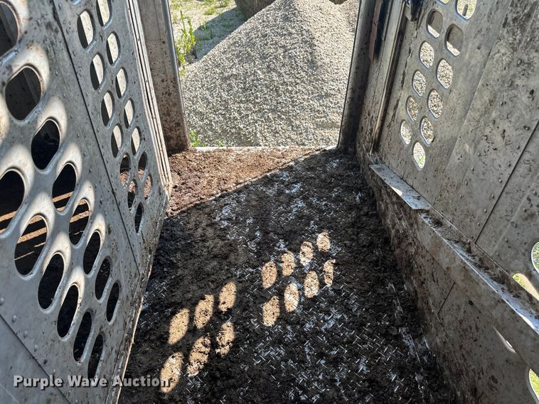 image for item DP8428 2008 Wilson PSDCL-402BP livestock trailer