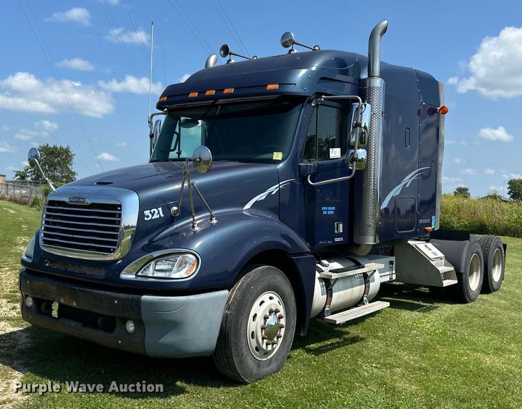 image for item DP8431 2005 Freightliner Columbia semi truck