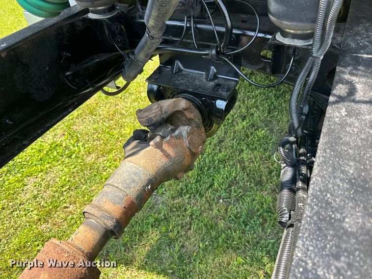 image for item DP8431 2005 Freightliner Columbia semi truck