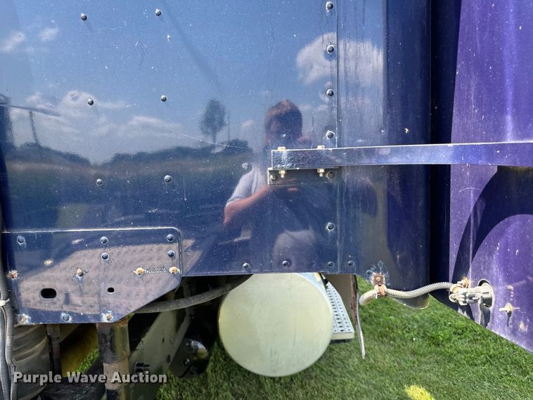 image for item DP8431 2005 Freightliner Columbia semi truck