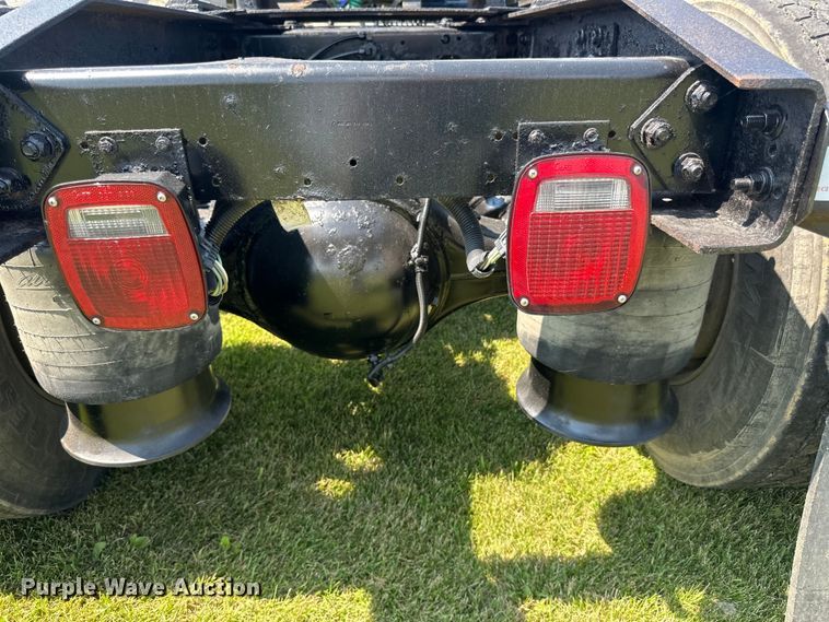 image for item DP8431 2005 Freightliner Columbia semi truck