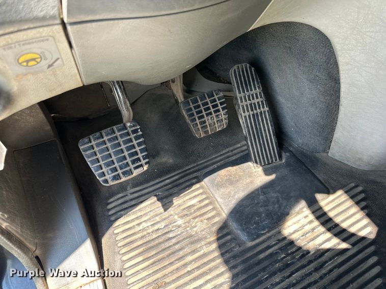 image for item DP8431 2005 Freightliner Columbia semi truck