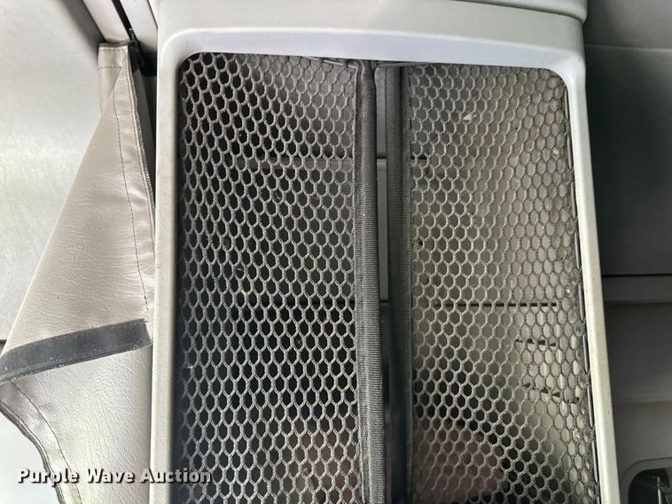 image for item DP8431 2005 Freightliner Columbia semi truck