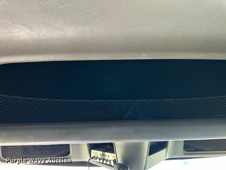 image for item DP8431 2005 Freightliner Columbia semi truck