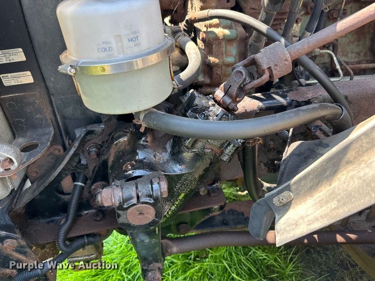 image for item DP8431 2005 Freightliner Columbia semi truck