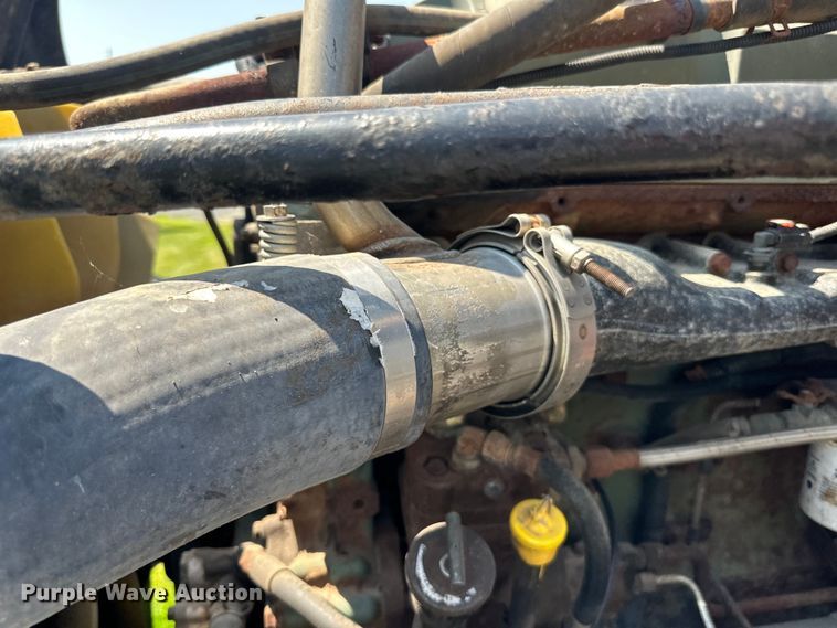 image for item DP8431 2005 Freightliner Columbia semi truck