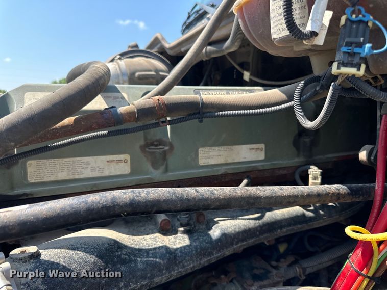 image for item DP8431 2005 Freightliner Columbia semi truck