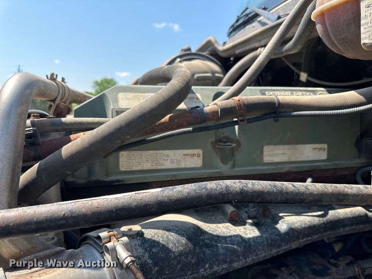 image for item DP8431 2005 Freightliner Columbia semi truck