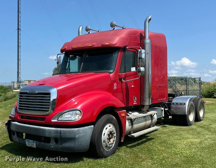 image for item DP8432 2006 Freightliner  Columbia semi truck