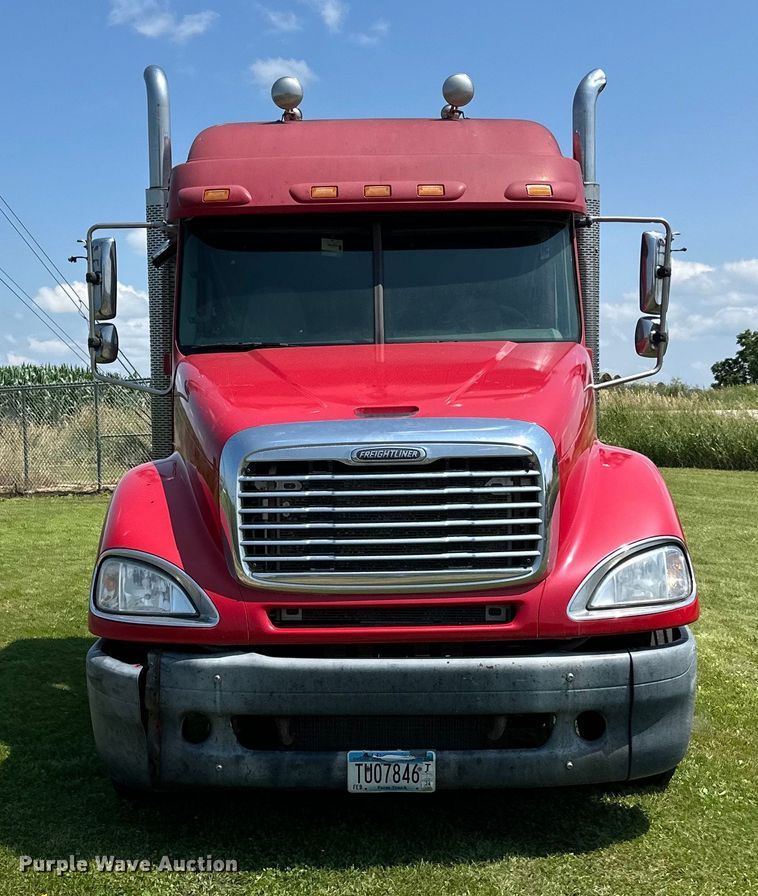 image for item DP8432 2006 Freightliner  Columbia semi truck