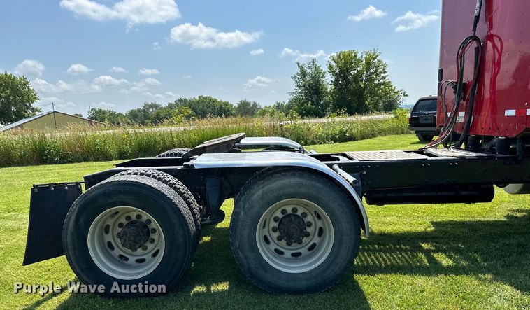 image for item DP8432 2006 Freightliner  Columbia semi truck