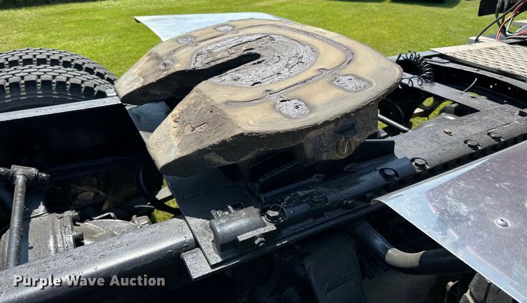 image for item DP8432 2006 Freightliner  Columbia semi truck