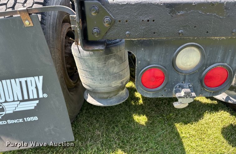 image for item DP8432 2006 Freightliner  Columbia semi truck