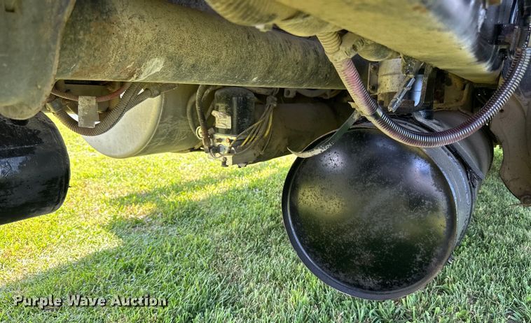 image for item DP8432 2006 Freightliner  Columbia semi truck