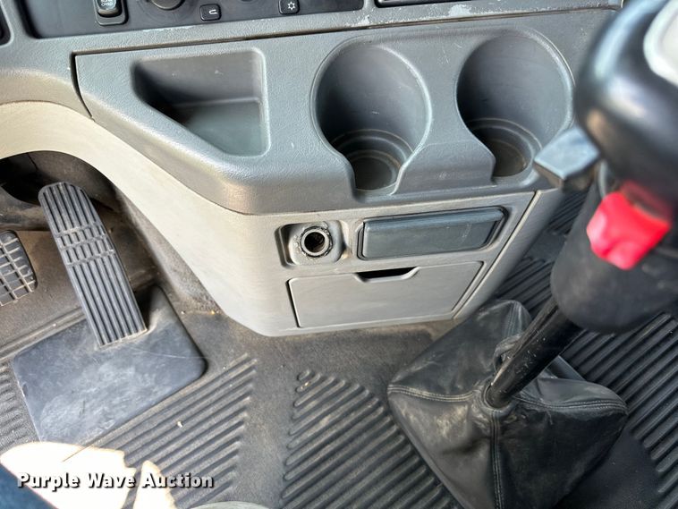 image for item DP8432 2006 Freightliner  Columbia semi truck