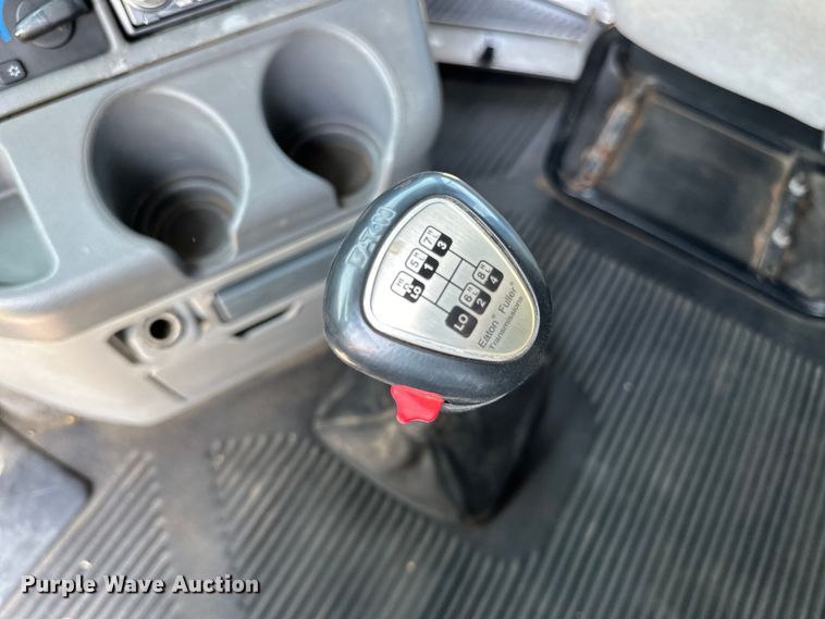 image for item DP8432 2006 Freightliner  Columbia semi truck