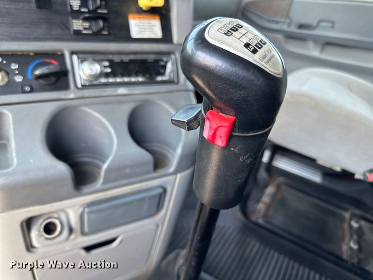 image for item DP8432 2006 Freightliner  Columbia semi truck