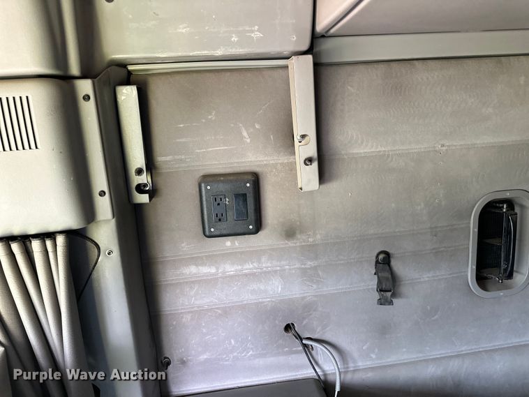 image for item DP8432 2006 Freightliner  Columbia semi truck