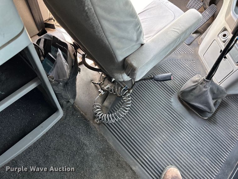 image for item DP8432 2006 Freightliner  Columbia semi truck