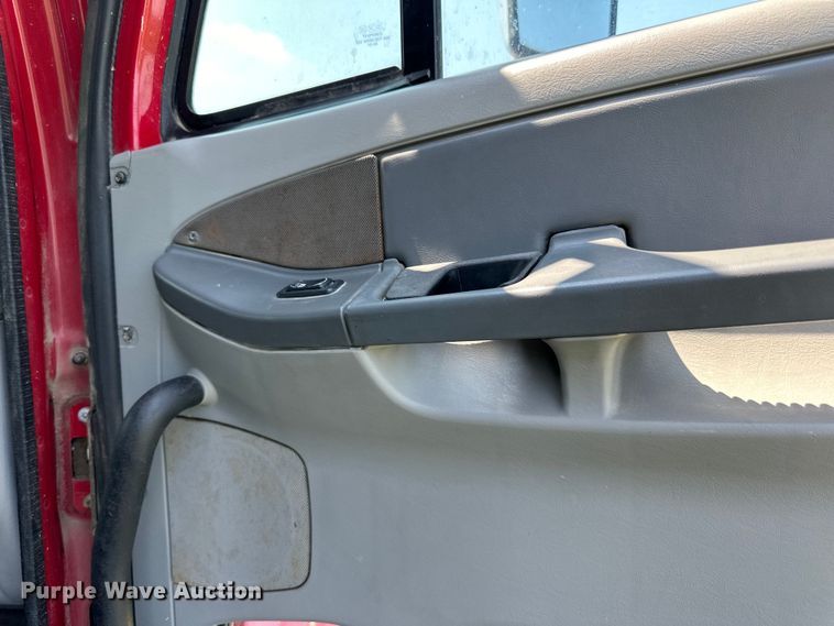 image for item DP8432 2006 Freightliner  Columbia semi truck