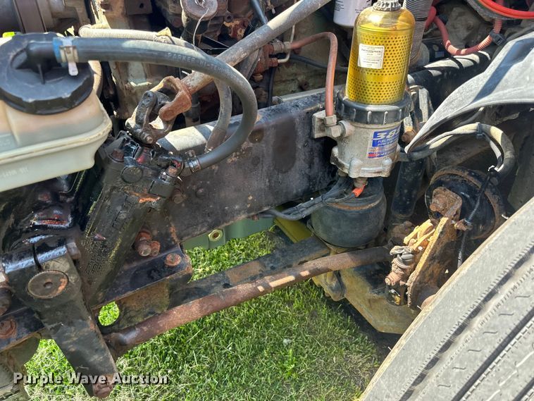 image for item DP8432 2006 Freightliner  Columbia semi truck