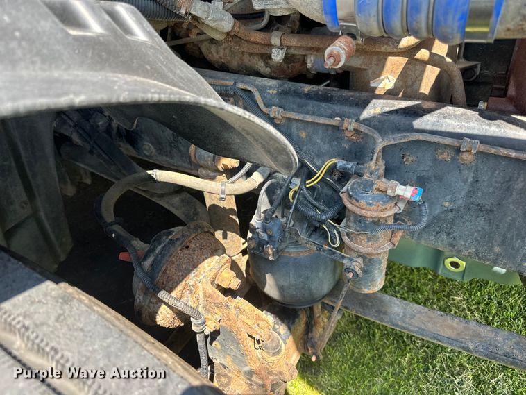 image for item DP8432 2006 Freightliner  Columbia semi truck